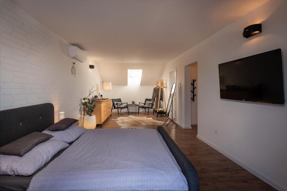Apartman Pod Vezou 2 Besztercebánya Kültér fotó